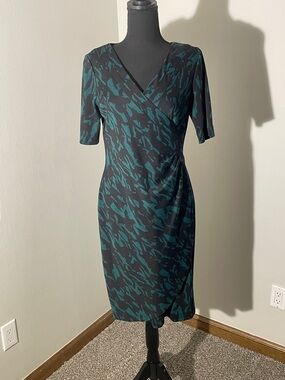 Alex Marie Black and Green Wrap-Style Midi Dress sz 6
